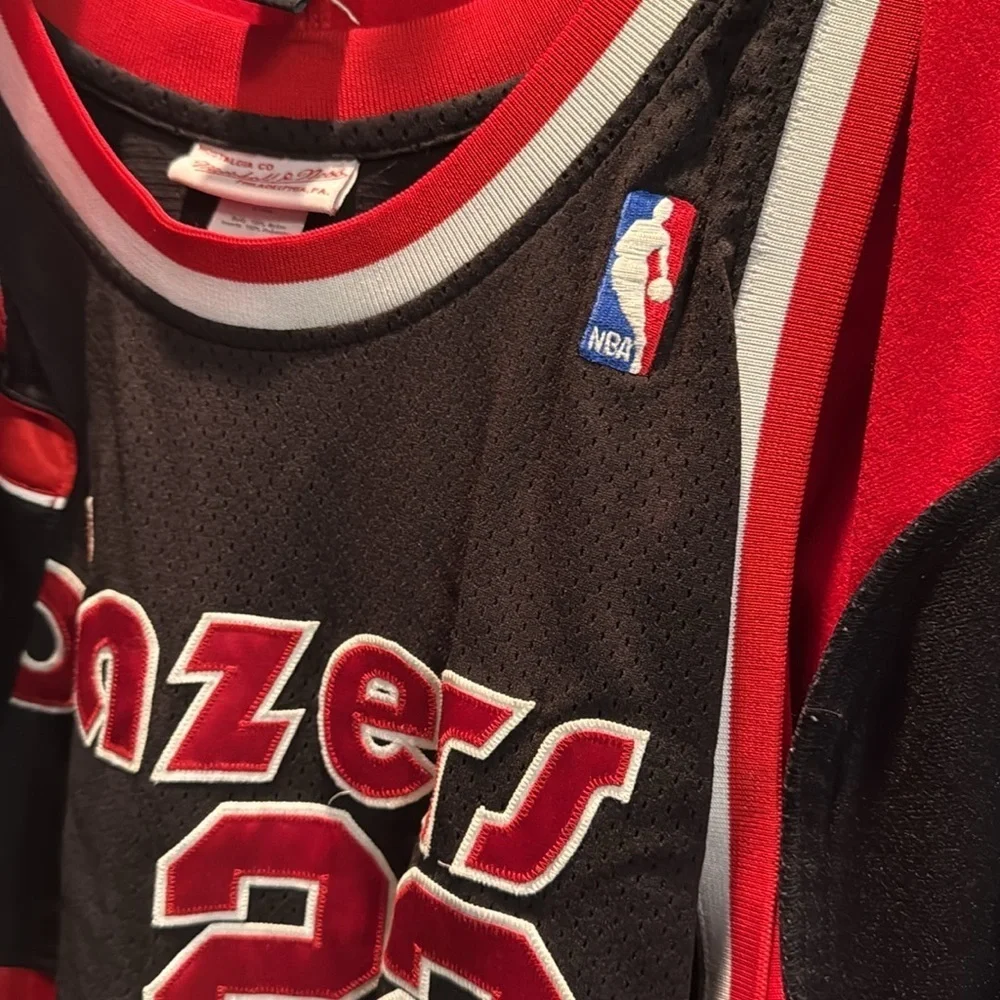 Portland Trail Blazers Clyde Drexler basketball set EUC XXL 56